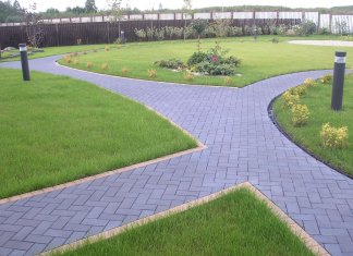 Преимущества модульного покрытия для садовых дорожек