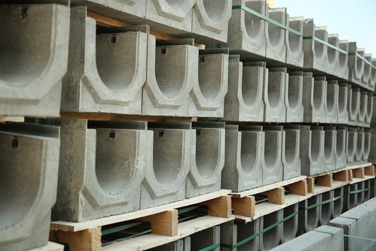 водоотводные лотки бетонные с решетками