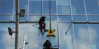 Причины ремонта фасадного остекления