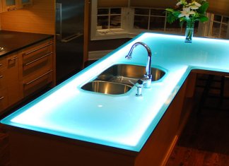 Преимущества столешниц из стекла