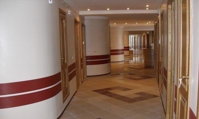 Для чего в общественных зданиях отбойные доски