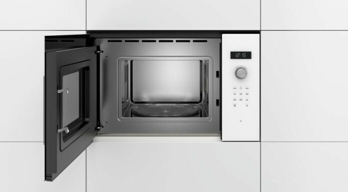 Преимущества встроенной микроволновой печи. Стоит ли их выбирать?