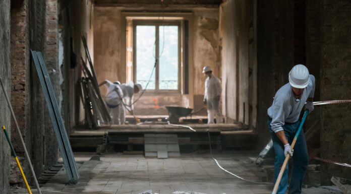 Демонтажные работы в жилом, офисном или производственном помещении