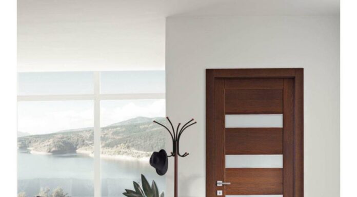 Как выбрать цвет двери в квартиру? Несколько практических советов