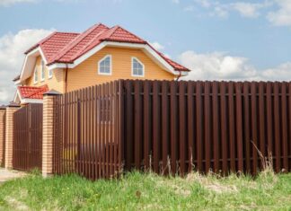 Забор из евроштакетника своими руками