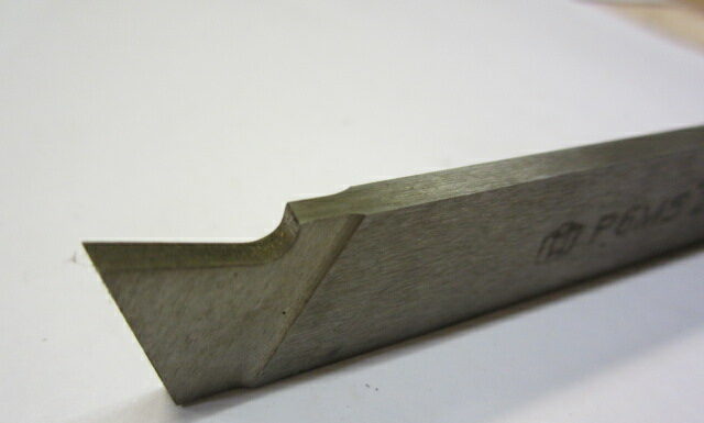 Какие инструменты выбрать для резки металла? отрезной резец