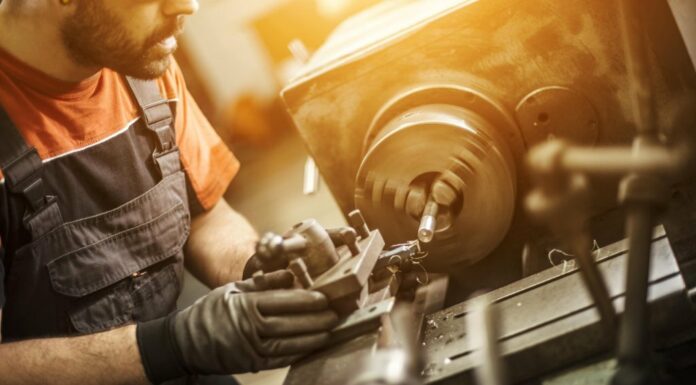 Как выбрать токарный станок по металлу?