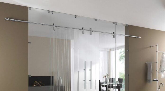 Раздвижные стеклянные двери: в чем их преимущества?