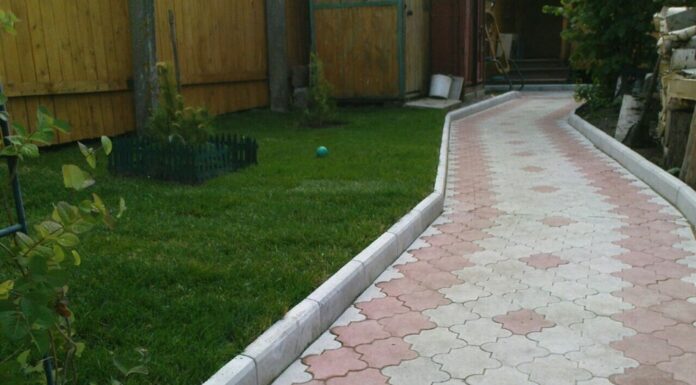 Зачем нужен бордюр, и какие его разновидности можно купить