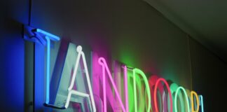 Особенности неоновых вывесок