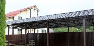 Все о навесах для автомобилей из металлочерепицы