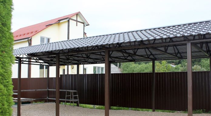 Все о навесах для автомобилей из металлочерепицы