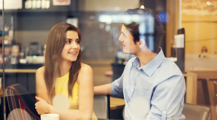 Почему мужчины чаще знакомятся в интернете