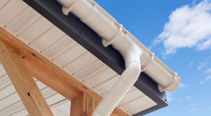 Как выбрать качественную водосточную систему: почему стоит выбирать водосточную систему из пластика