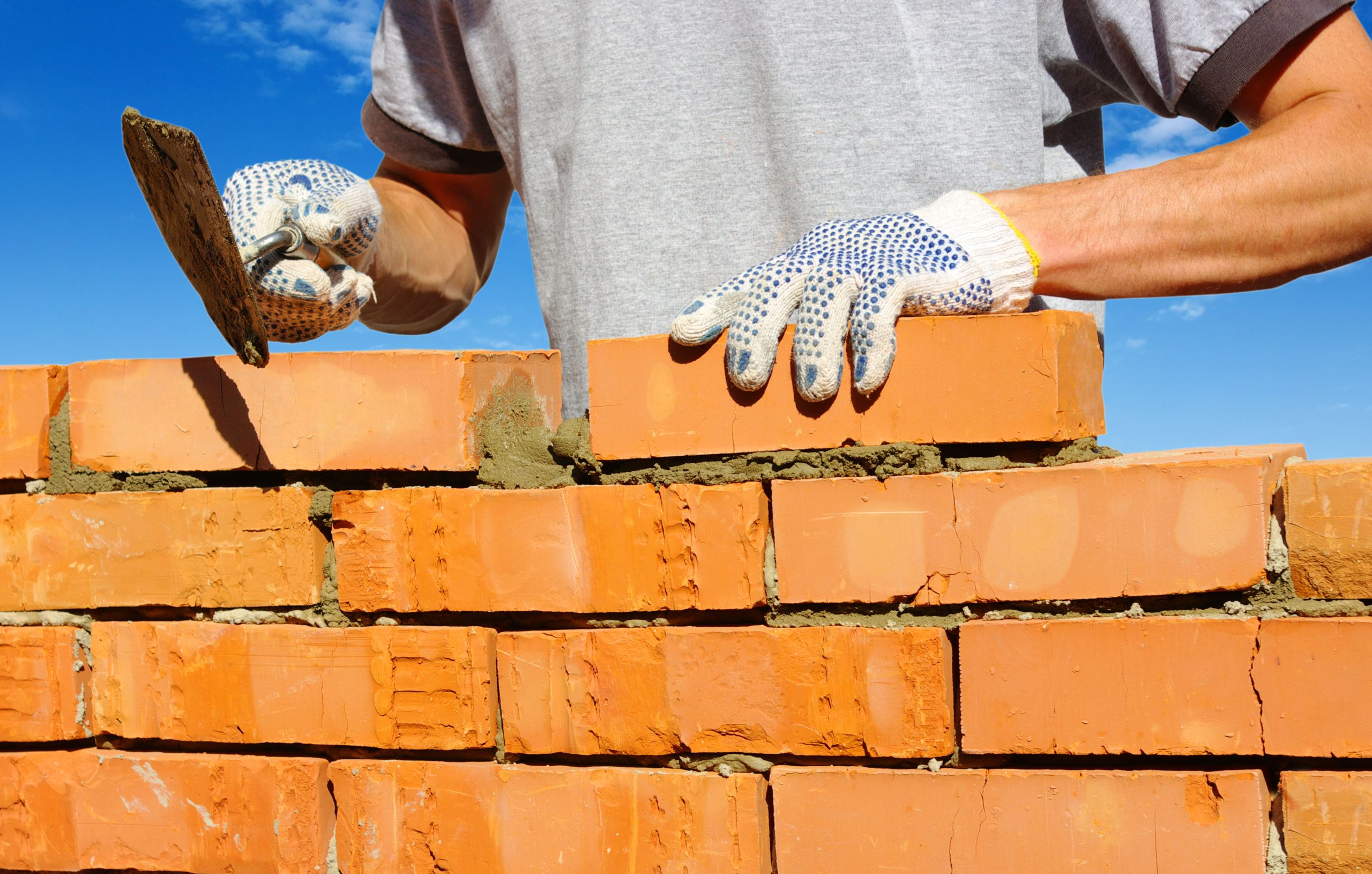 Строить. Brickie (Bricklayer>Brick-fie) - «каменщик». Кирпичная кладка. Укладка кирпича. Кладка кирпича.