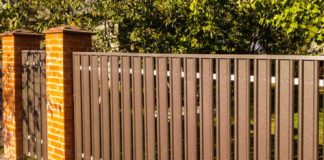 Заборы из евроштакетника от “Заборкин”: стильно, практично и безопасно