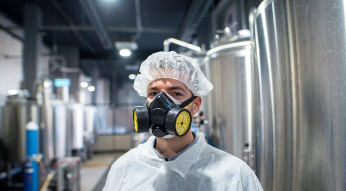 Средства индивидуальной защиты при работе в цеху: выбор и применение