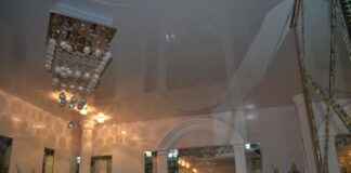 Натяжные потолки с подсветкой: создаем атмосферу в интерьере