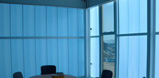 Как выбрать поликарбонат для остекления: советы экспертов