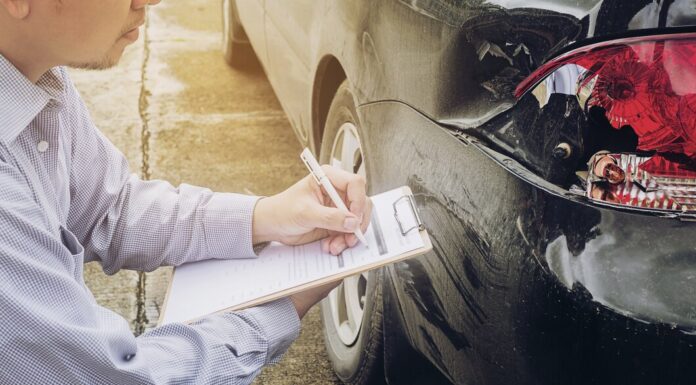 Покупка битых автомобилей: полный гид