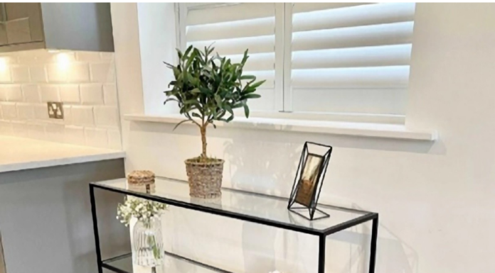 Консольный столик: что это и для чего он нужен?