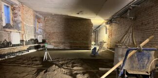 Технологические различия мокрой и сухой стяжки: что важно знать