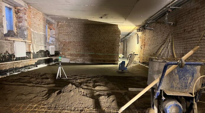 Технологические различия мокрой и сухой стяжки: что важно знать