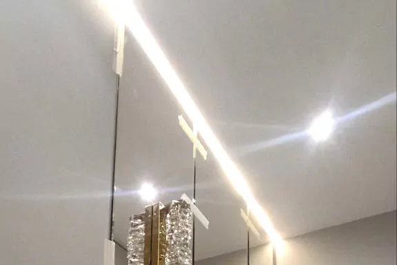 Когда прочность становится прозрачной: роль закалённого стекла в интерьере и строительстве