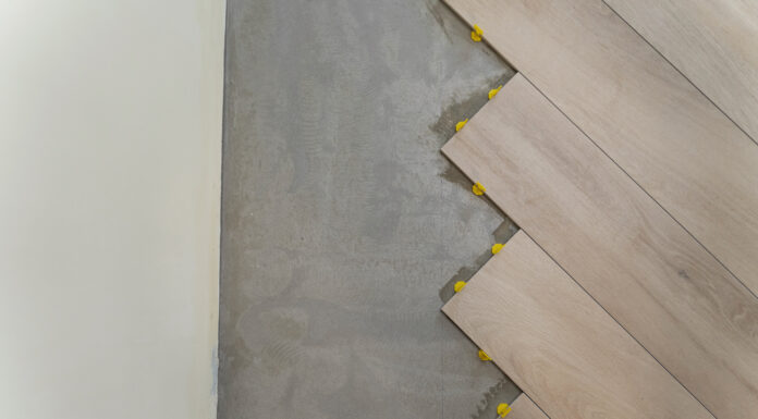 Чем кварцвинил отличается от ламината и керамогранита?