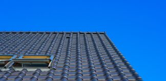 Сколько прослужит металлочерепица Classic: срок службы и гарантия