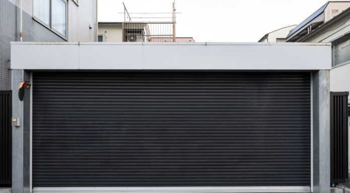 Как выбрать промышленные ворота: ключевые параметры и рекомендации