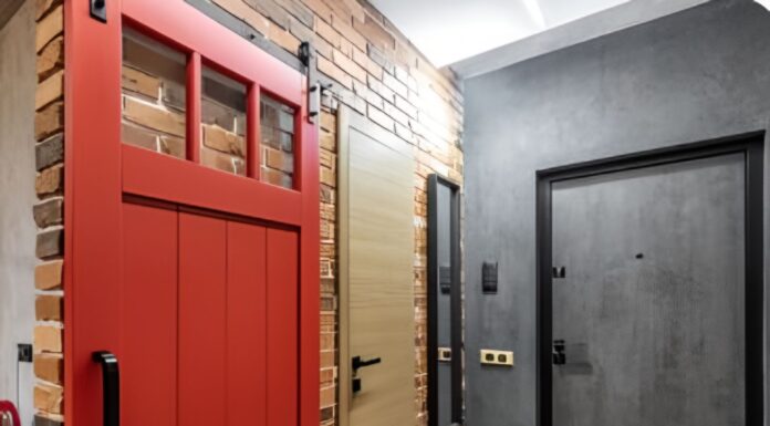 Металлические двери в Москве: как выбрать надежную модель с ковкой