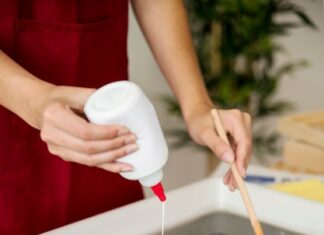 Чем разбавить мастику для кровли и как заделать трещины