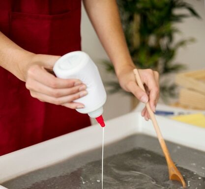 Чем разбавить мастику для кровли и как заделать трещины