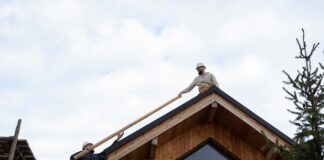 Строительство каркасной кровли: уклон и обрешётка