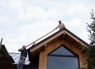 Строительство каркасной кровли: уклон и обрешётка