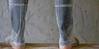 Правильное примыкание кровли к стене: герметизация стыка