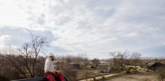 Укладка кровли: как правильно крепить металлочерепицу