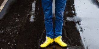 Какой профлист брать для кровли: частый выбор кровельщика