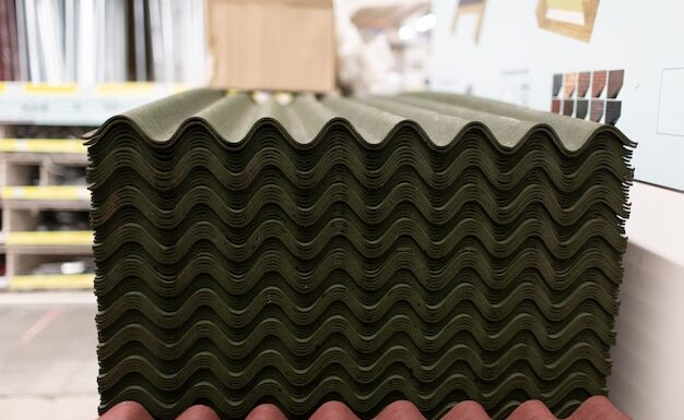 Мягкая кровля: отличия гибкой черепицы от рулонных материалов