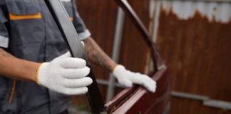 Монтаж ОСБ на кровлю: укладка, подшивка свеса и установка капельника