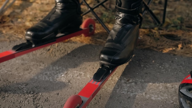 Крепление конька на мягкую кровлю: как забить гонт правильно